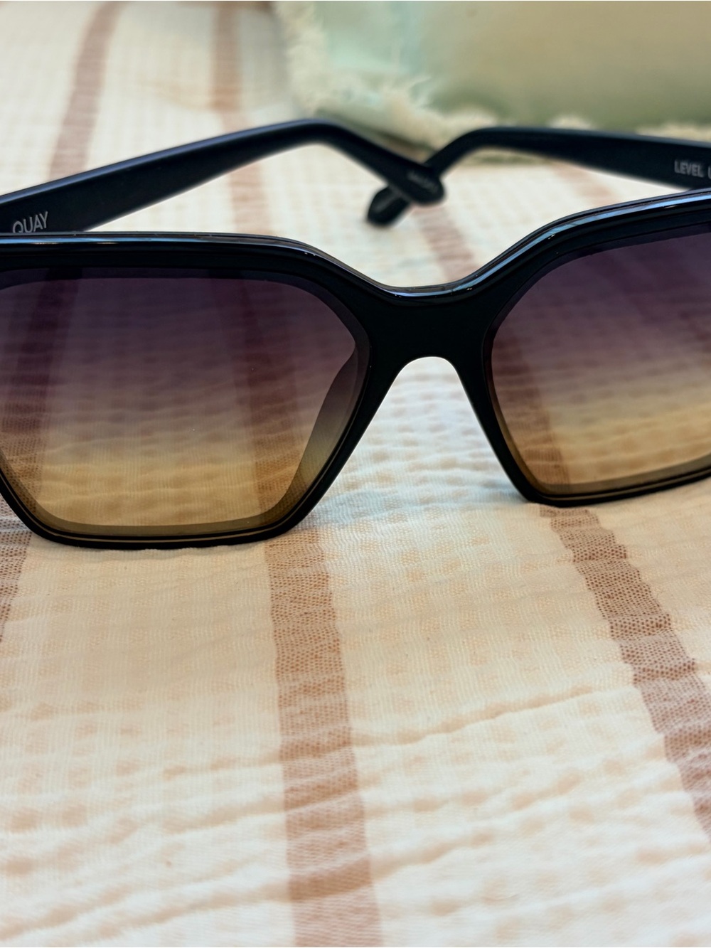 Quay Australia level up Black Frame with Brown Gradient Lenses Women's Sunglasse